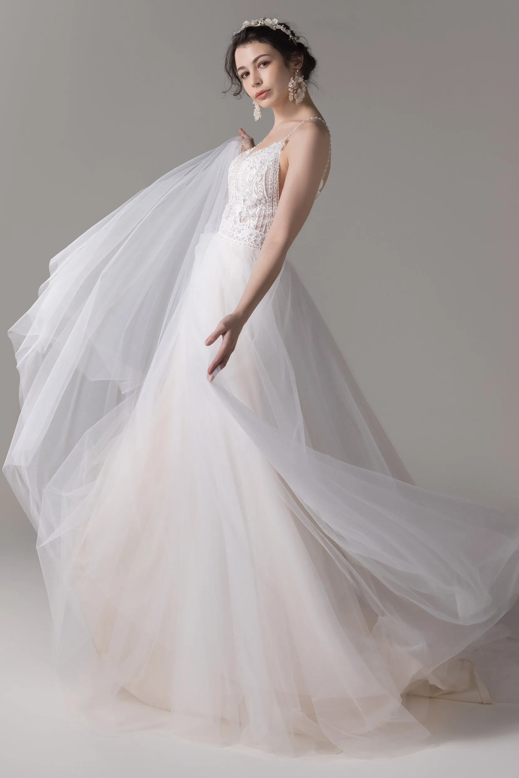 A-Line Court Train Lace Tulle Wedding Dress CW2785